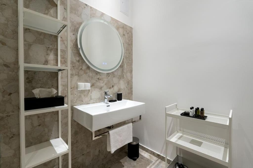 Artful 1Br Suite, City Nearby By Hm Wiedeń Zewnętrze zdjęcie